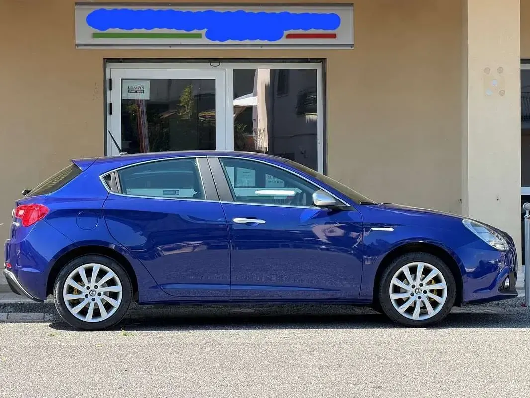 Usata Alfa Romeo Giulietta Business 120 CV (88 kW) 2019 Blu Utilitaria