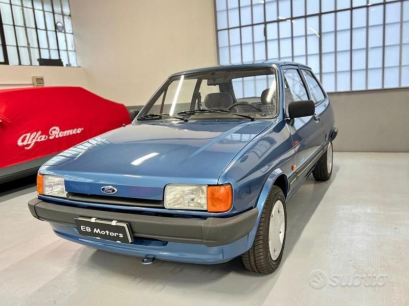 Usata Ford Fiesta 50 CV (36 kW) 1988 Blu Berlina