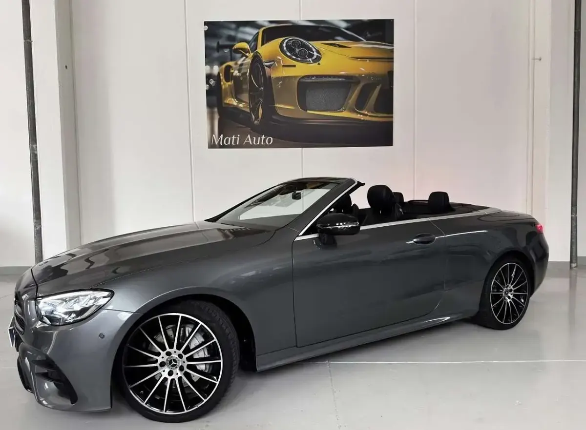 Usata Mercedes E220 Premium 194 CV (142 kW) 2021 Grigio Cabrio