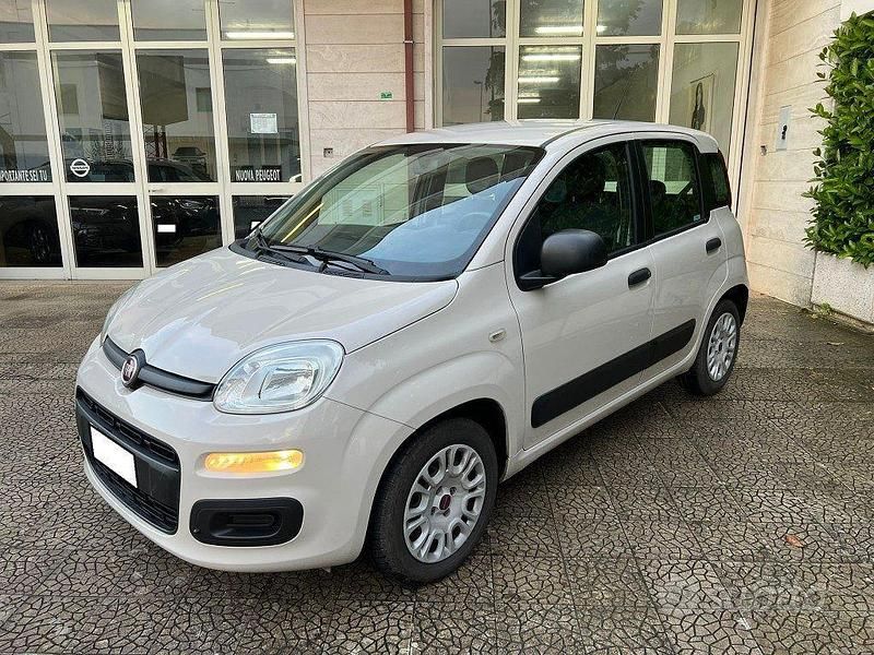 Usata Fiat Panda 69 CV (50 kW) 2017 Beige Utilitaria
