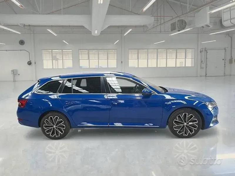 Usata Skoda Superb 200 CV (147 kW) 2022 Bluazzurro Station wagon