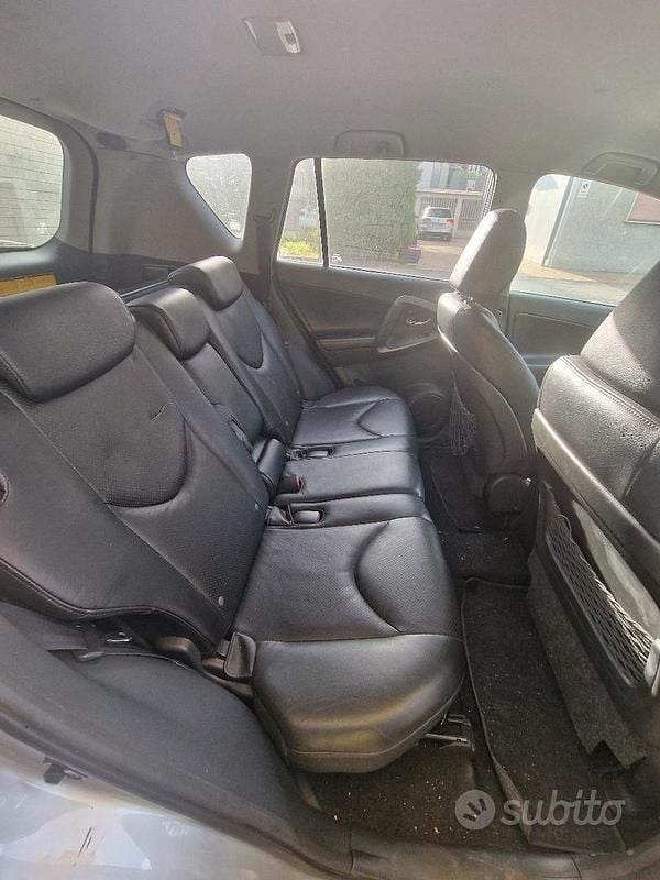 Usata Toyota RAV4 Luxury 177 CV (130 kW) 2009 Grigio SUV