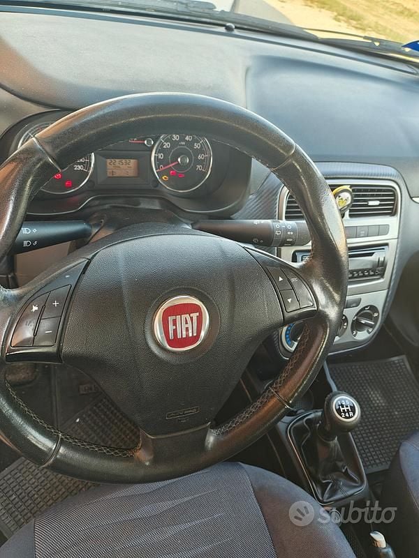 Usata Fiat Grande Punto 75 CV (55 kW) 2009 Blu Utilitaria