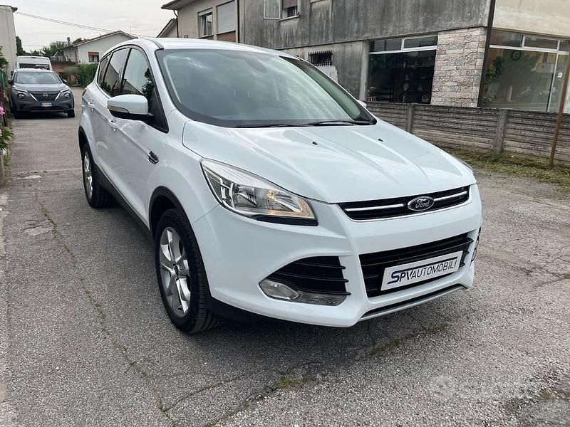 Bianco Usata 2015 Ford Kuga S SUV | 8900 € (Buon prezzo) - Immagine 1/4