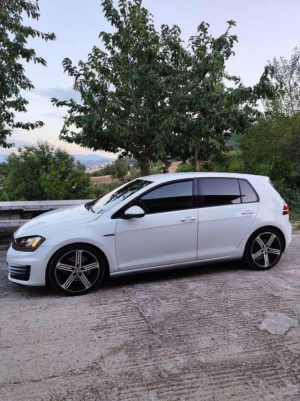 Usata VW Golf GTI 220 CV (161 kW) 2014 Berlina