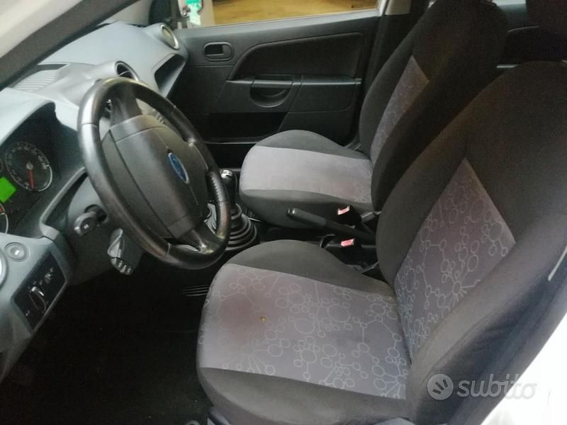 Usata Ford Fiesta 75 CV (55 kW) 2008 Utilitaria