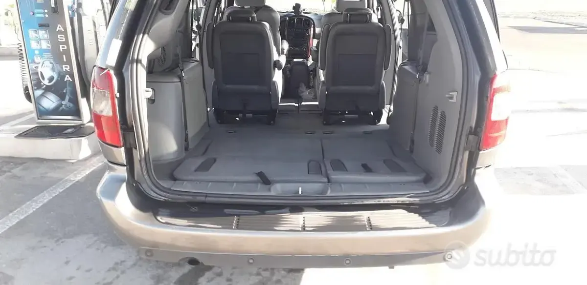 Usata Chrysler Grand Voyager 150 CV (110 kW) 2007 Grigio Monovolume