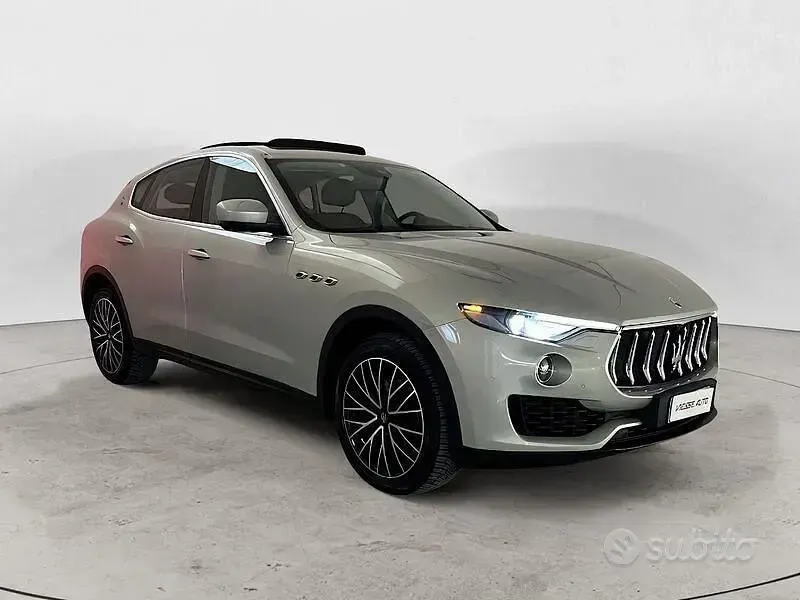Usata Maserati Levante 275 CV (202 kW) 2018 Beige SUV