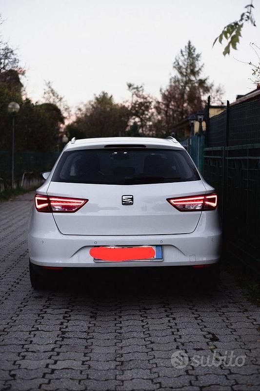 Usata Seat Leon ST Business 105 CV (77 kW) 2014 Bianco Station wagon