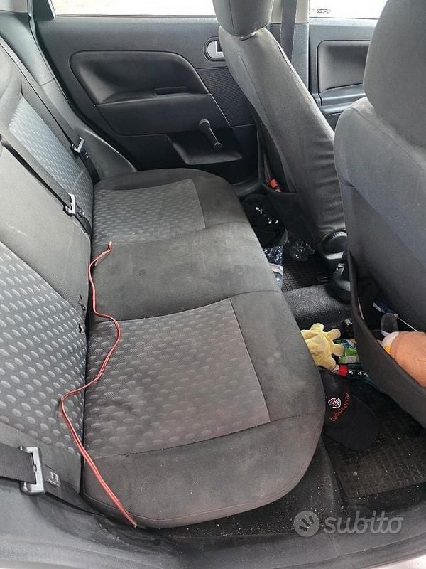 Usata Ford Fiesta 2003 Grigio Berlina