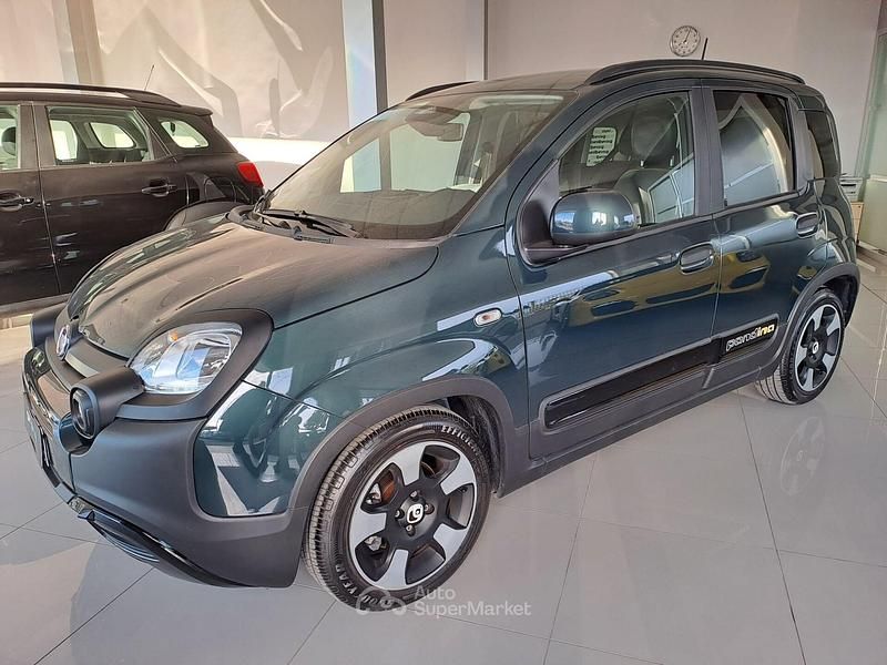 Usata Fiat Panda Cross Cross 71 CV (52 kW) 2025 Verde Utilitaria