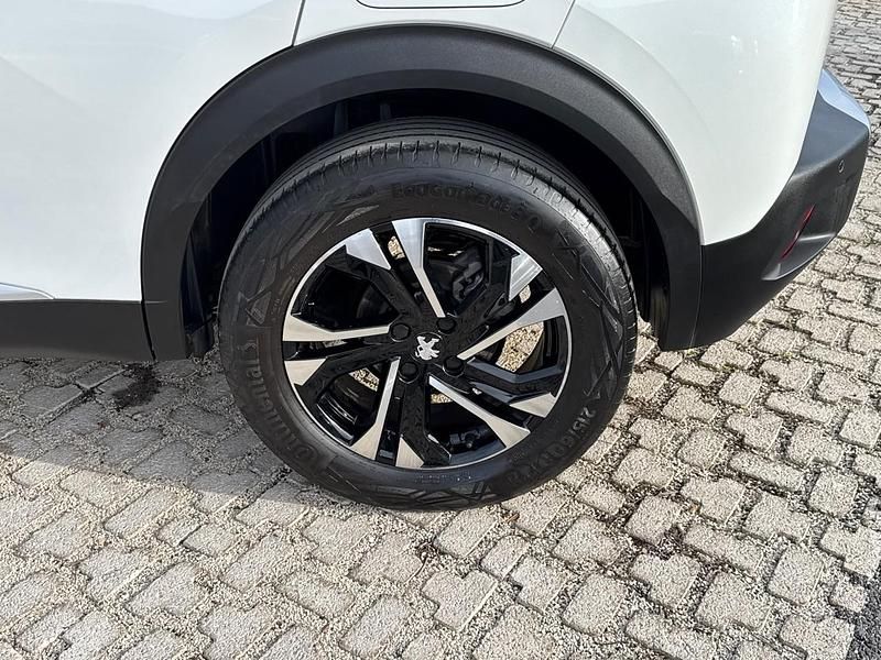 Usata Peugeot 2008 Allure 102 CV (75 kW) 2023 Bianco SUV