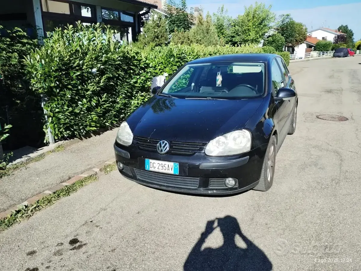 Usata VW Golf V 102 CV (75 kW) 2007 Bluazzurro Berlina