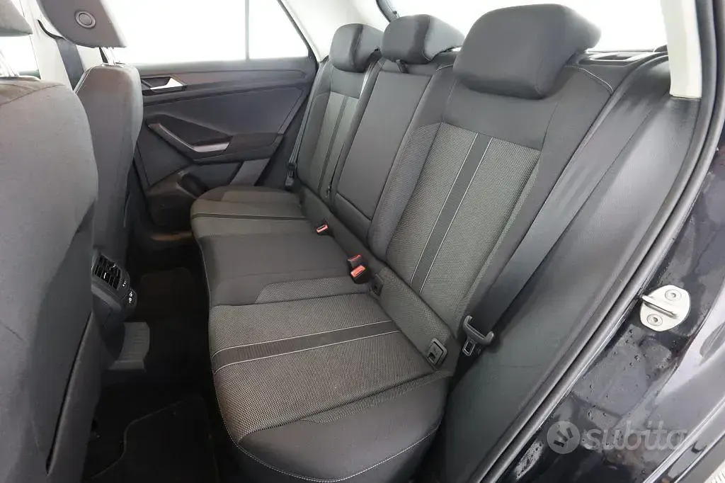 Usata VW T-Roc Life 116 CV (85 kW) 2025 Nero perla SUV
