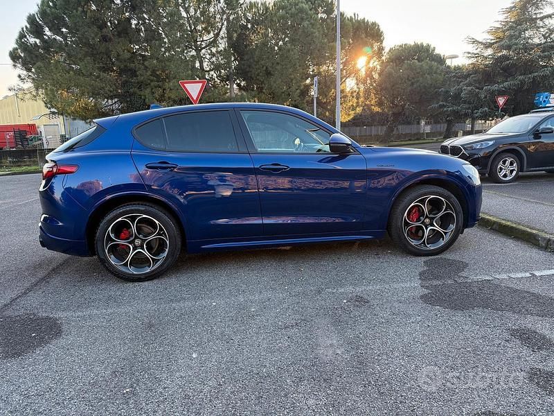 Usata Alfa Romeo Stelvio Veloce 210 CV (154 kW) 2021 Blu SUV