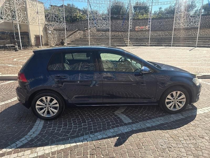 Usata VW Golf VII 105 CV (77 kW) 2013 Blu Berlina