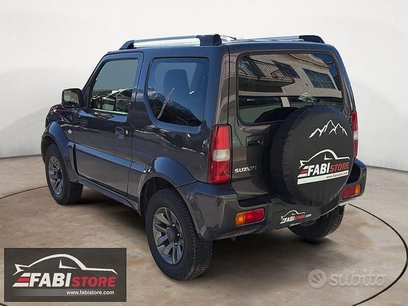 Usata Suzuki Jimny 86 CV (63 kW) 2017 Grigio SUV