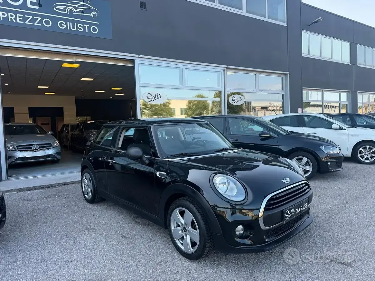 Usata Mini ONE 75 CV (55 kW) 2014 Nero Utilitaria
