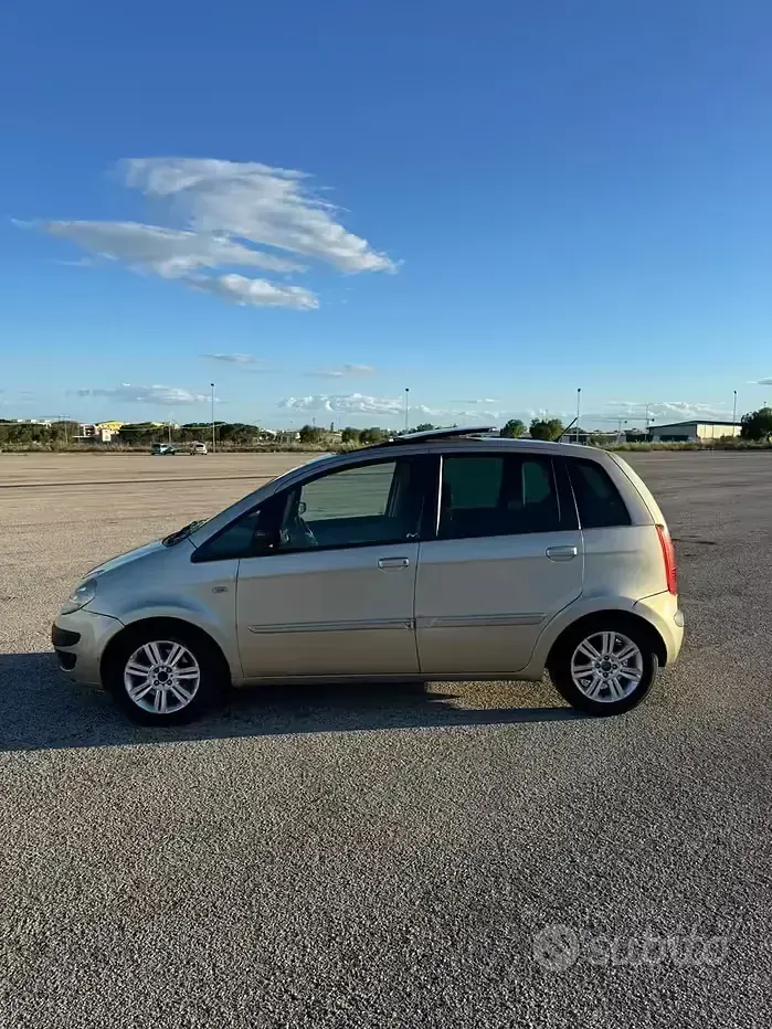 Usata Lancia Musa 69 CV (50 kW) 2005 Monovolume