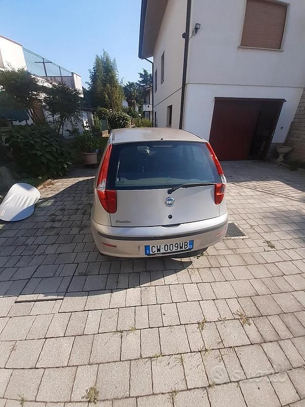 Usata Fiat Punto 60 CV (44 kW) 2005 Grigio Utilitaria