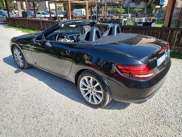 Usata Mercedes SLC180 156 CV (114 kW) 2018 Nero Cabrio