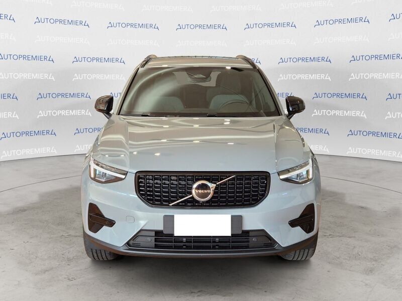 Nuova Volvo XC40 Plus 163 CV (119 kW) 2025 Grigio SUV