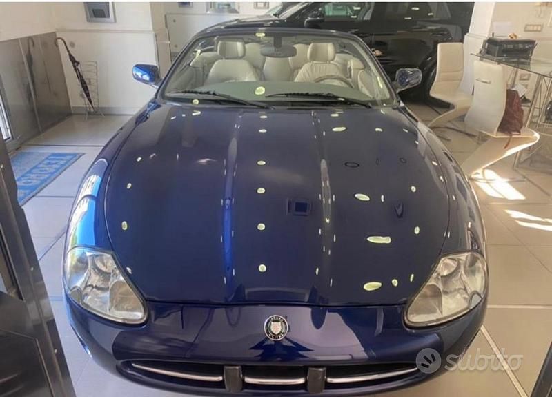 Usata Jaguar XK8 284 CV (208 kW) 2001 Blu Cabrio