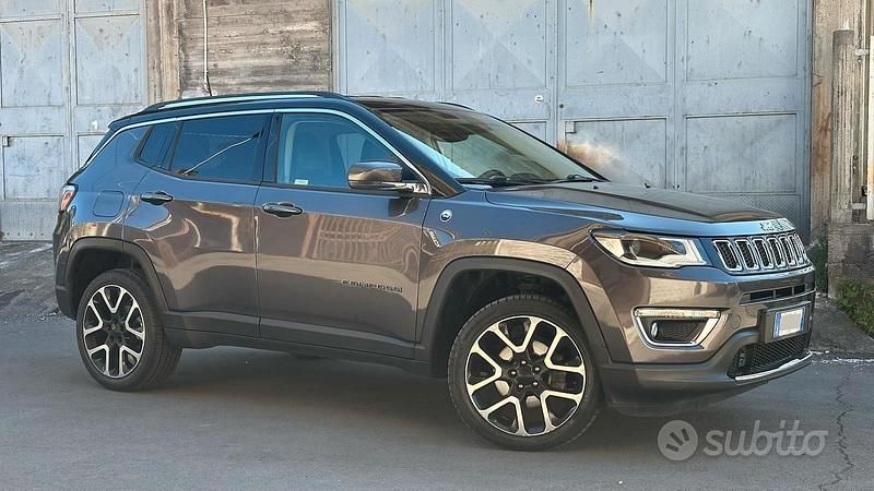 Usata Jeep Compass Opening Edition 140 CV (102 kW) 2017 Grigio SUV