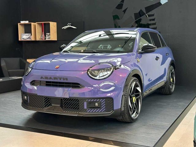 Nuova Abarth 600e Scorpionissima 206 kW (281 CV) 2025 Hypnotic SUV