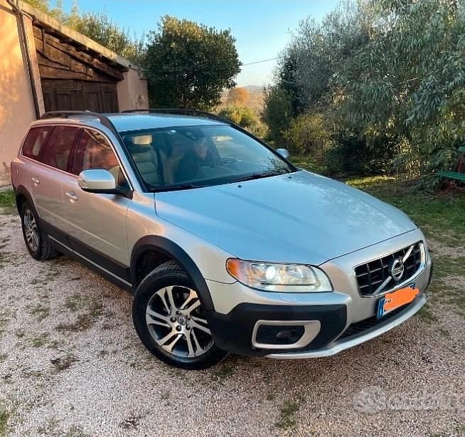 Usata Volvo XC70 205 CV (150 kW) 2011 Grigio Station wagon