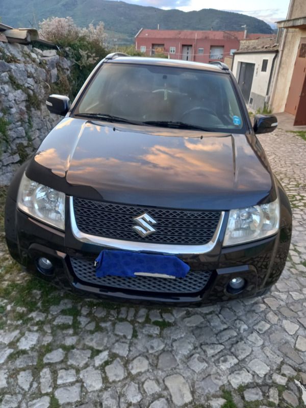 Second-hand Suzuki Vitara 109 CP (80 kW) 2009 Negru SUV