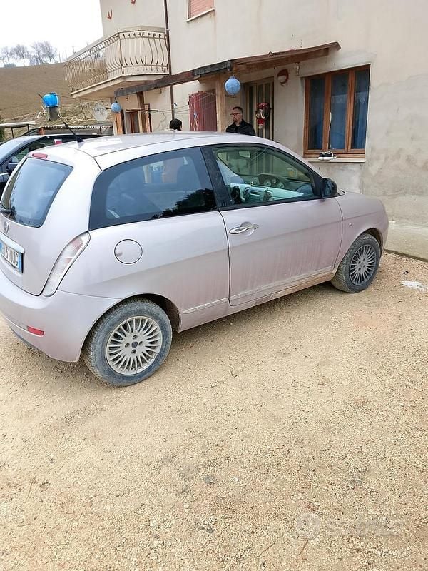 Usata Lancia Ypsilon 69 CV (50 kW) 2010 Utilitaria