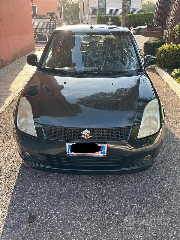 Begagnad Suzuki Swift 75 HK (55 kW) 2008 Svart Halvkombi
