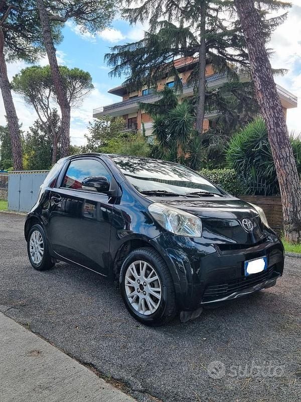 Usata Toyota iQ 98 CV (72 kW) 2010 Nero Utilitaria