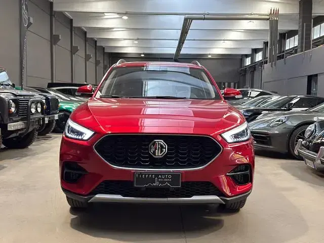 Usata MG ZS Luxury 106 CV (77 kW) 2025 Rosso metallizzato SUV