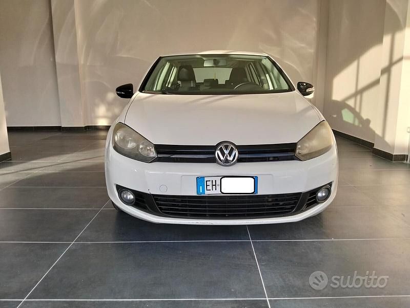 Usata VW Golf VI 105 CV (77 kW) 2011 Bianco Utilitaria