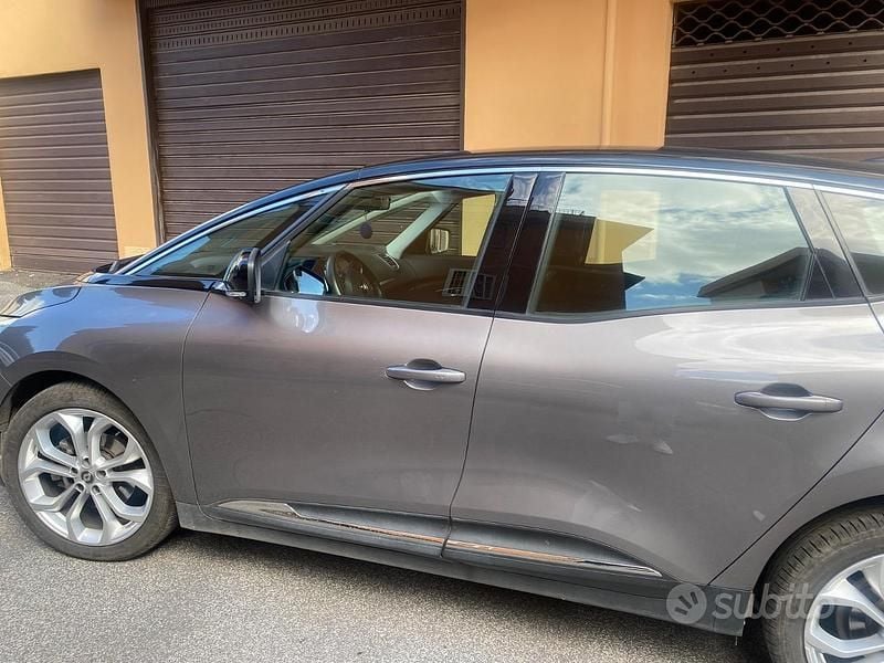 Usata Renault Scénic IV 110 CV (80 kW) 2019 Grigio Monovolume