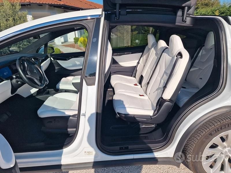 Usata Tesla Model X Long Range AWD 450 kW (612 CV) 2020 Bianco SUV