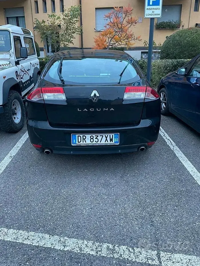 Usata Renault Laguna III 135 CV (99 kW) 2008 Nero Berlina