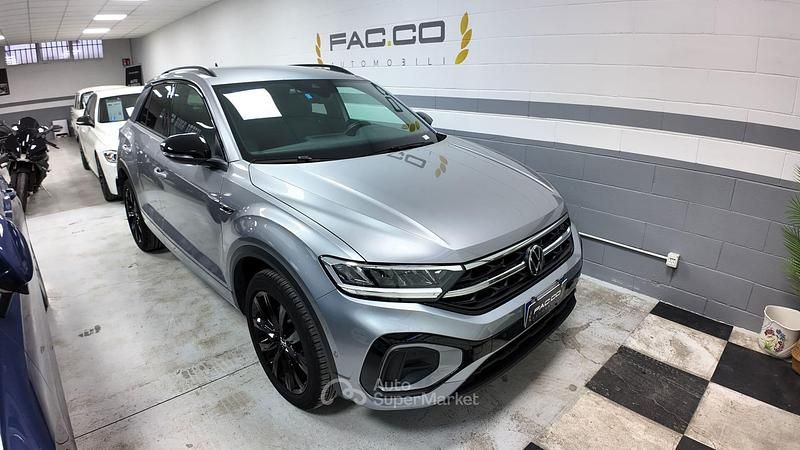 Usata VW T-Roc 150 CV (110 kW) 2023 Argento SUV