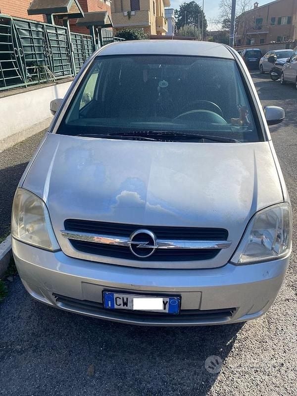 Usata Opel Meriva Club 90 CV (66 kW) 2005 Argento Monovolume