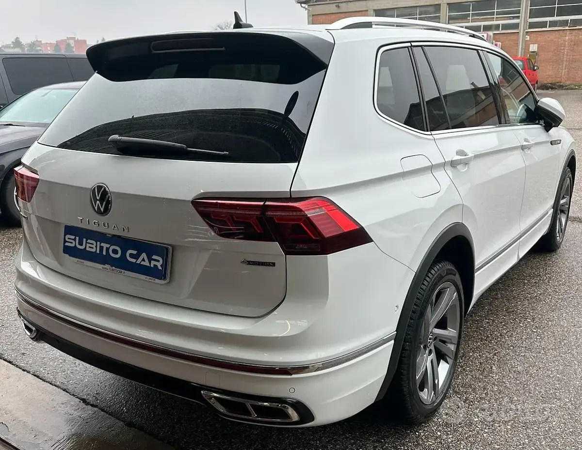 Usata VW Tiguan Allspace R-line 150 CV (110 kW) 2022 Bianco SUV