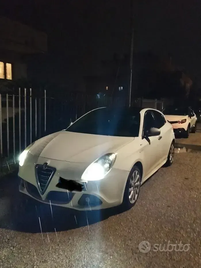 Usata Alfa Romeo Giulietta 105 CV (77 kW) 2013 Utilitaria