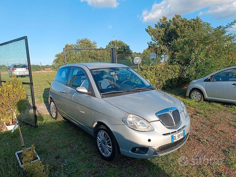 Usata Lancia Ypsilon 60 CV (44 kW) 2008 Grigio Utilitaria