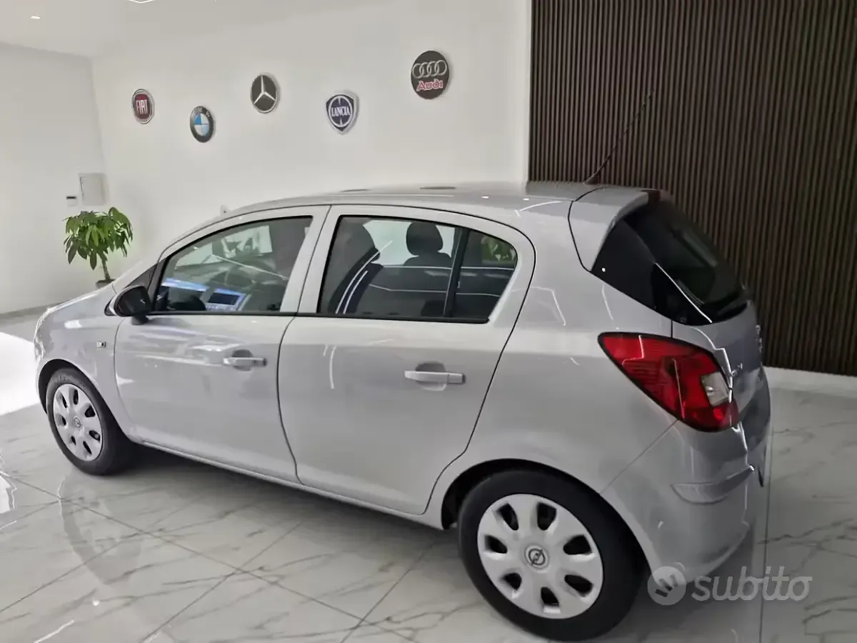 Usata Opel Corsa 75 CV (55 kW) 2008 Grigio Utilitaria