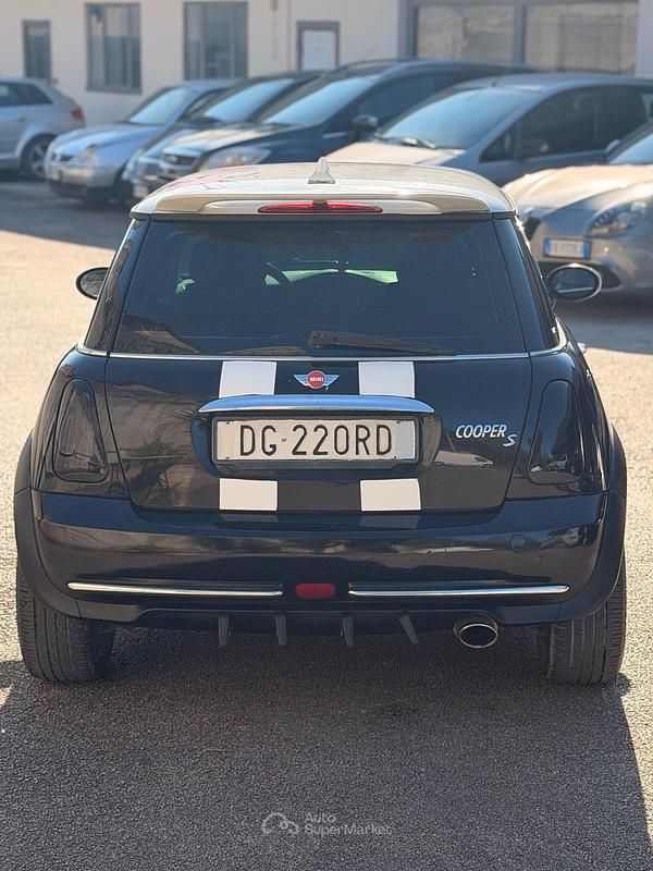 Usata Mini Cooper 116 CV (85 kW) 2005 Nero Utilitaria