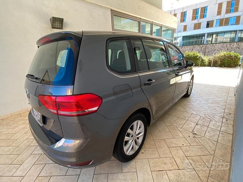 Usata VW Touran Comfortline 110 CV (80 kW) 2016 Grigio Monovolume
