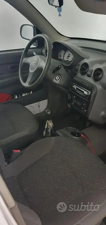 Usata Hyundai Atos 59 CV (43 kW) 2002 Bianco Utilitaria