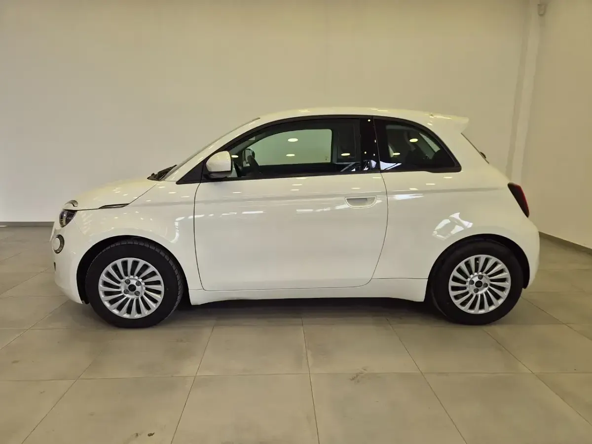 Brugt Fiat 500e Action 86 kW (118 HK) 2023 Hvid Sedan