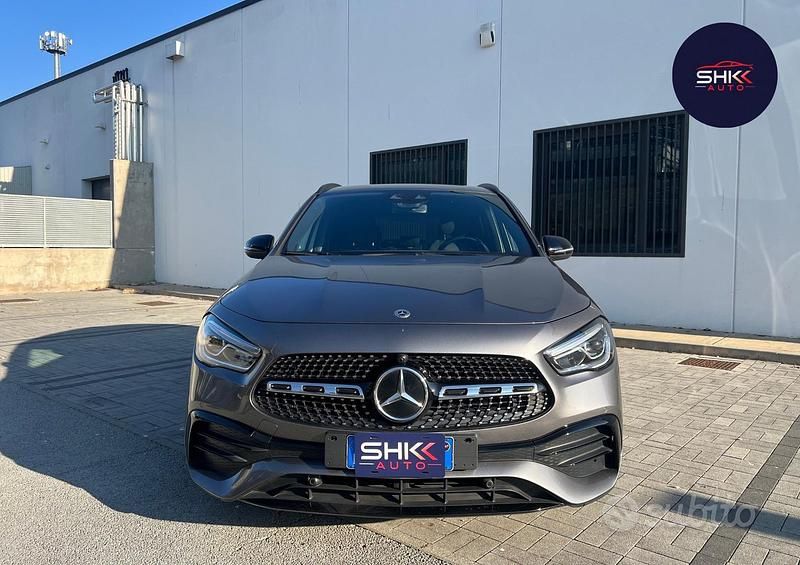 Usata Mercedes GLA200 Premium 149 CV (109 kW) 2021 Grigio SUV